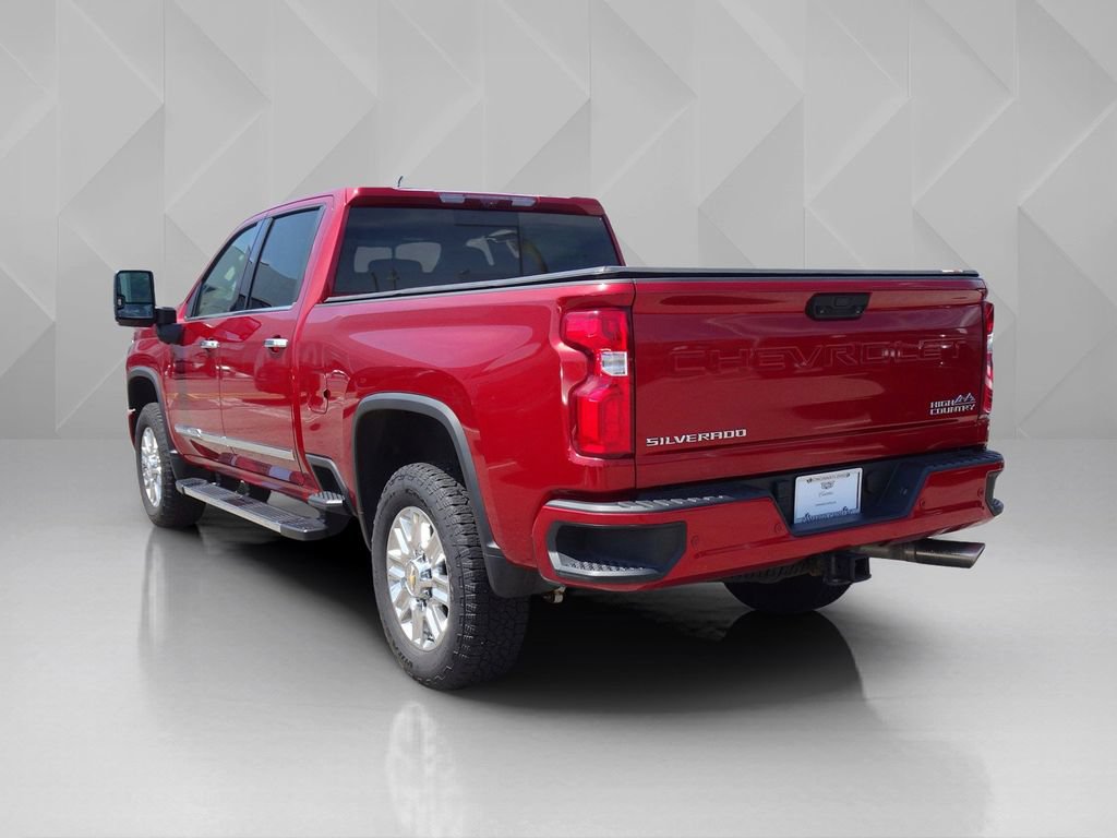 Used 2024 Chevrolet Silverado 2500 High Country w/ Technology Package AWD/4WD image 3