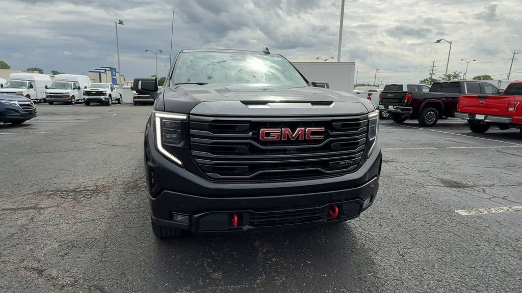 Used 2023 GMC Sierra 1500 AT4 w/ AT4 Preferred Package AWD/4WD image 3