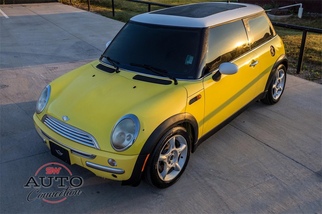 Used 2004 MINI Cooper S image 2