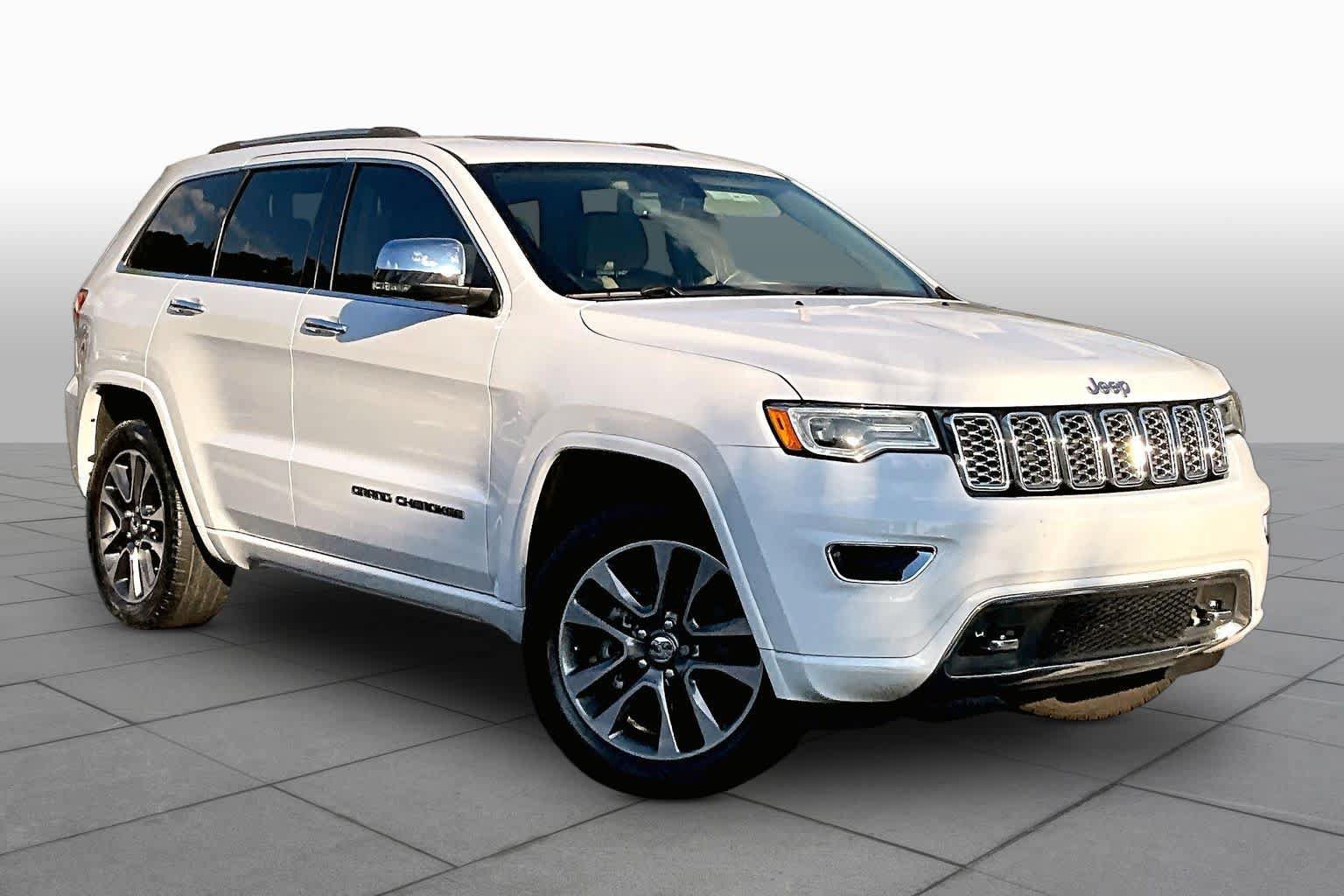 Used 2018 Jeep Grand Cherokee Overland AWD/4WD image 5