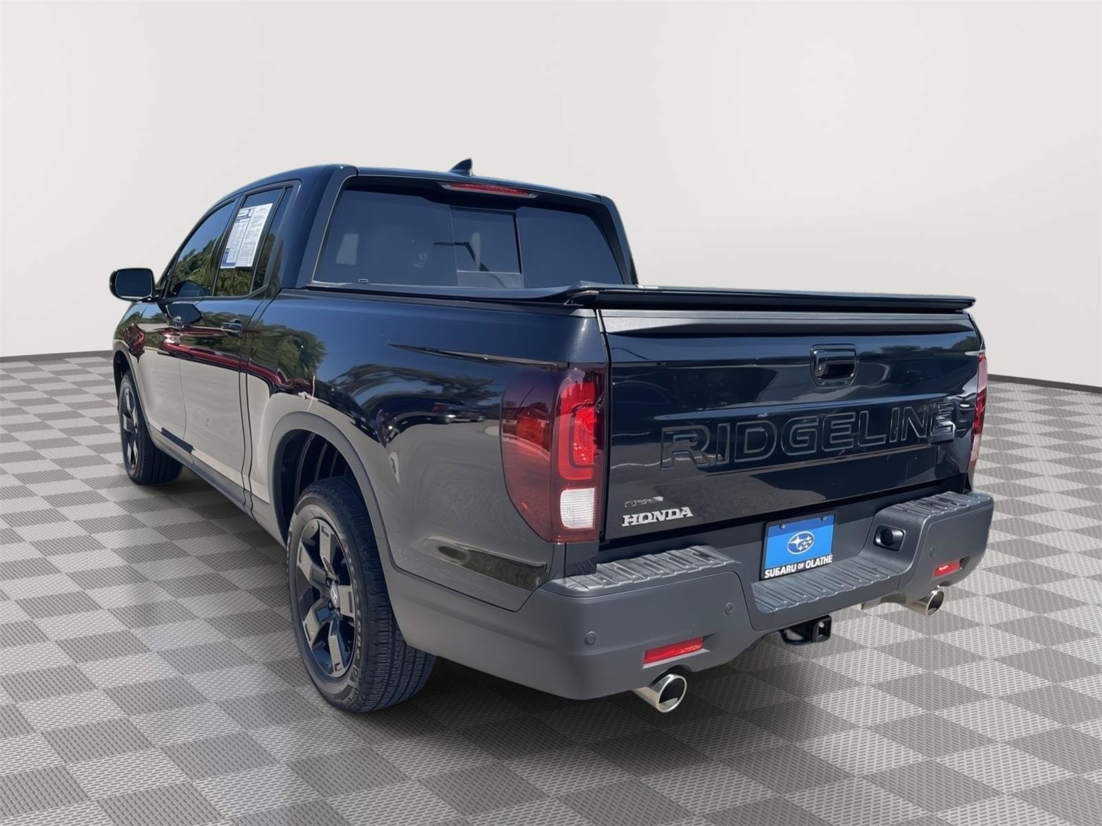 Used 2025 Honda Ridgeline Black Edition image 12