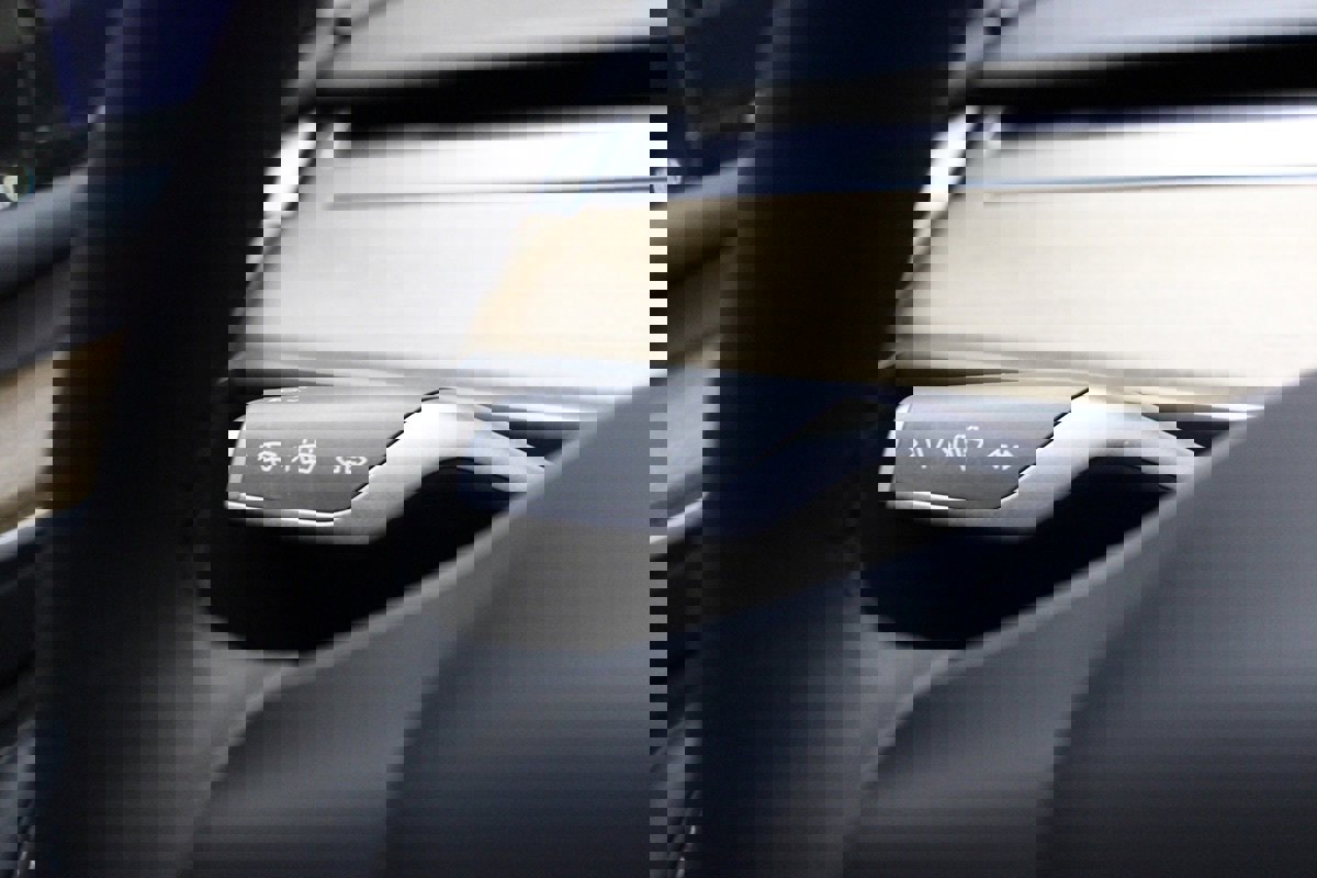 Used 2024 Tesla Model Y Performance image 40