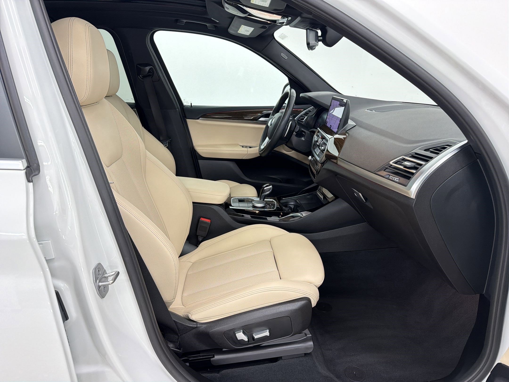 Used 2023 BMW X3 sDrive30i w/ Premium Package image 27