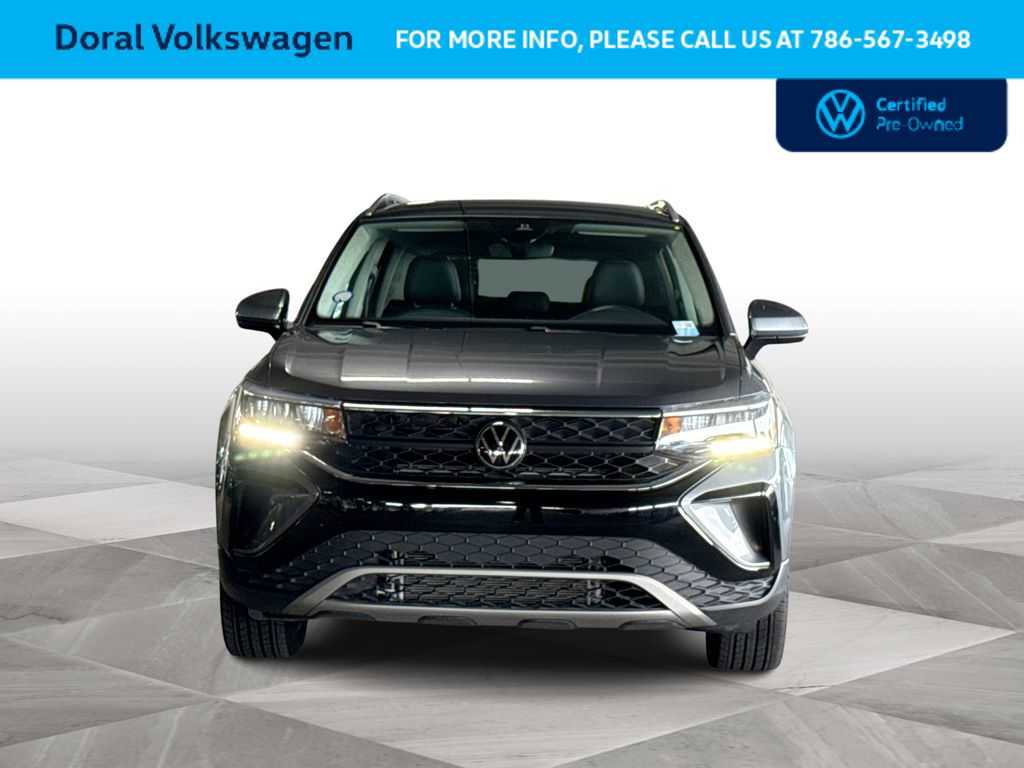 Certified 2024 Volkswagen Taos SE FWD image 3