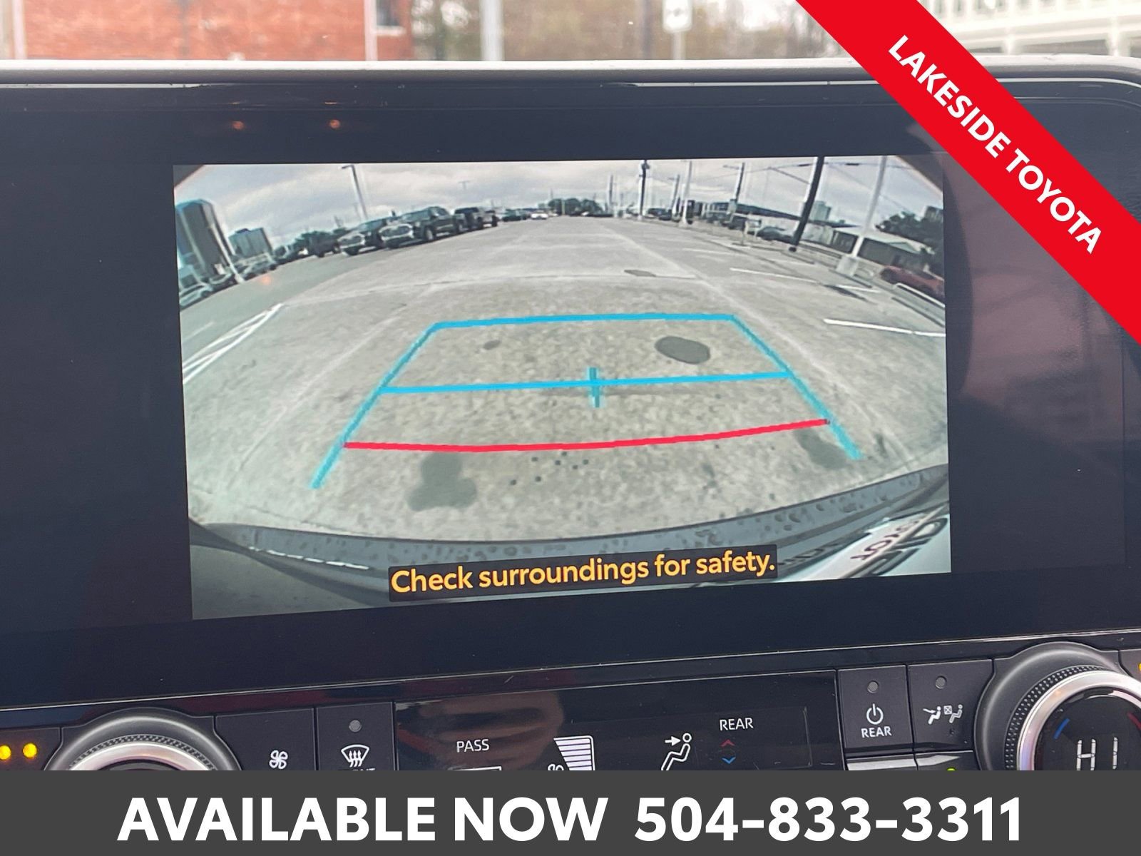 Used 2023 Toyota Highlander XLE image 24