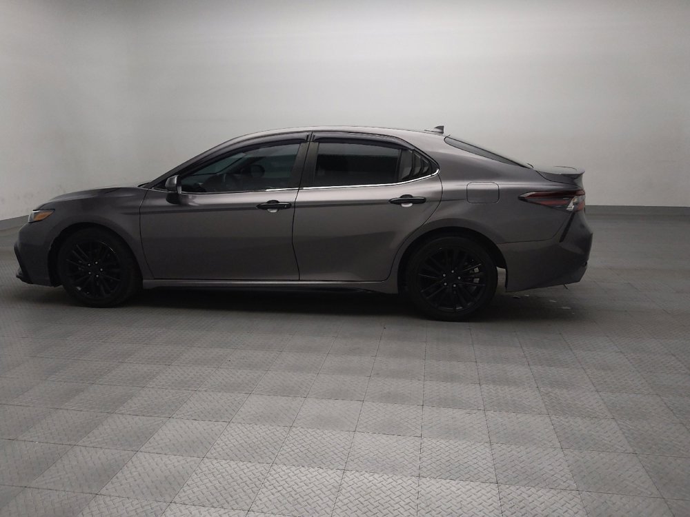 Used 2022 Toyota Camry SE FWD image 3