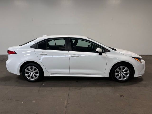 Used 2023 Toyota Corolla LE FWD image 2