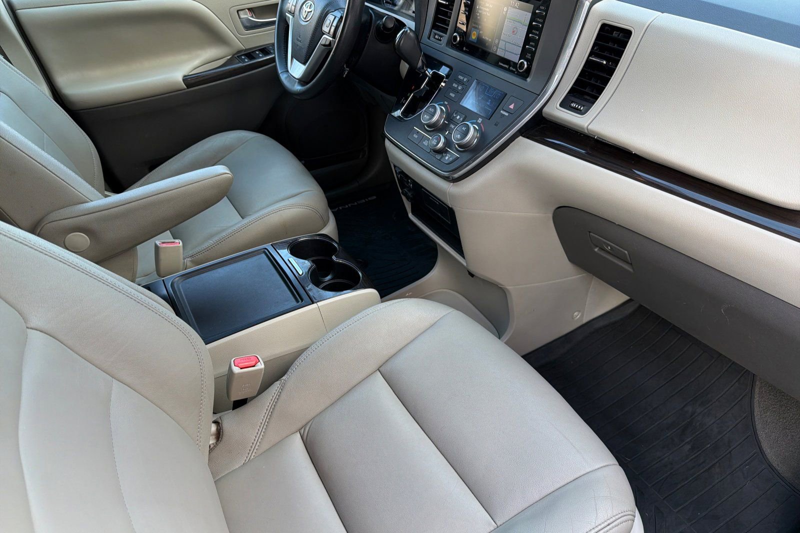 Used 2019 Toyota Sienna XLE w/ XLE Navigation Package AWD/4WD image 19