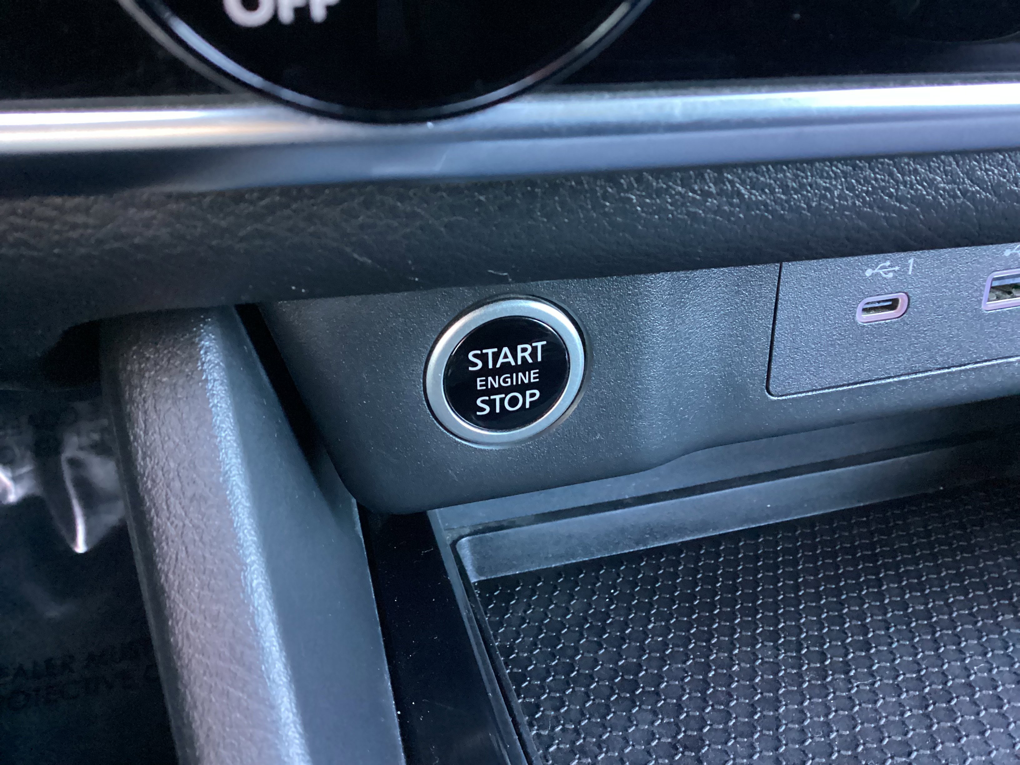 Used 2023 Nissan Rogue S image 37