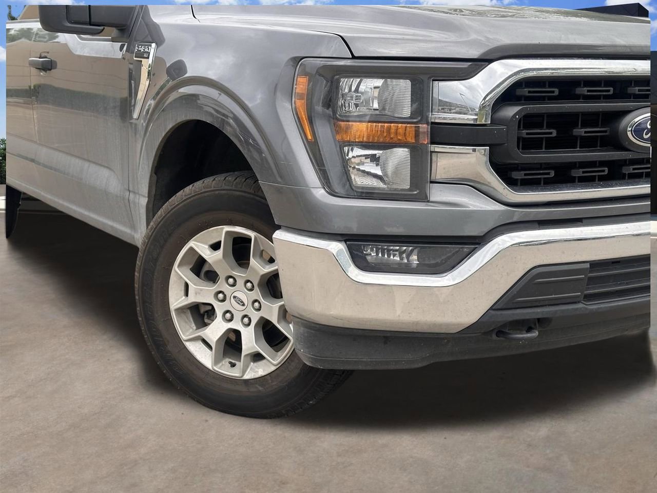 Used 2023 Ford F150 XLT image 2