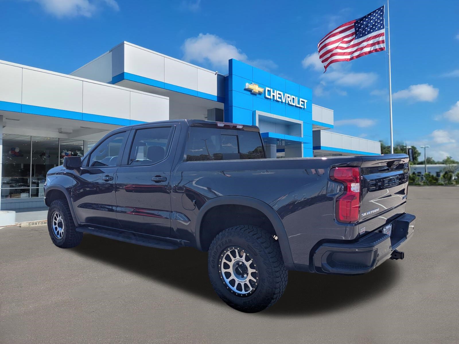 Used 2024 Chevrolet Silverado 1500 ZR2 image 6