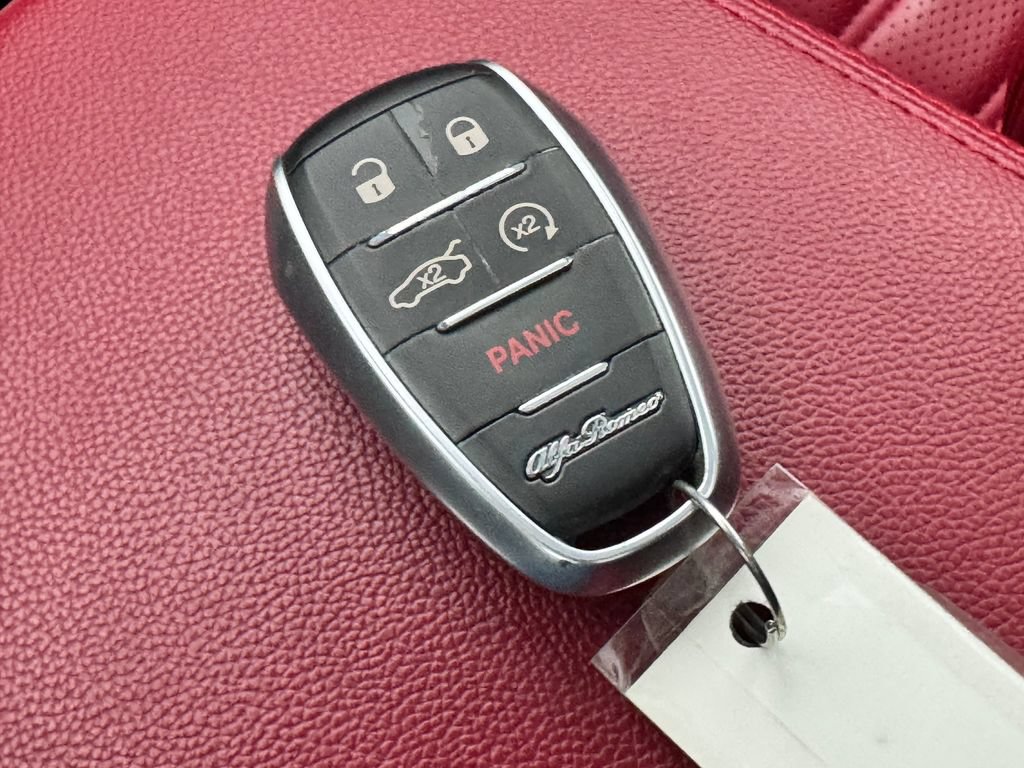 Used 2023 Alfa Romeo Stelvio Veloce AWD/4WD image 35
