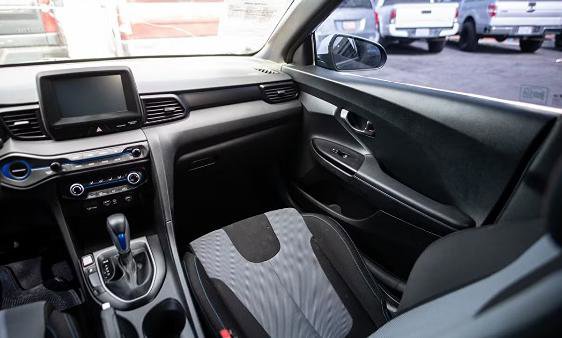 Used 2020 Hyundai Veloster 2.0 image 14