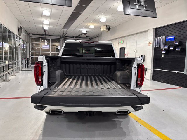 Used 2023 GMC Sierra 1500 Denali w/ Denali Reserve Package AWD/4WD image 9