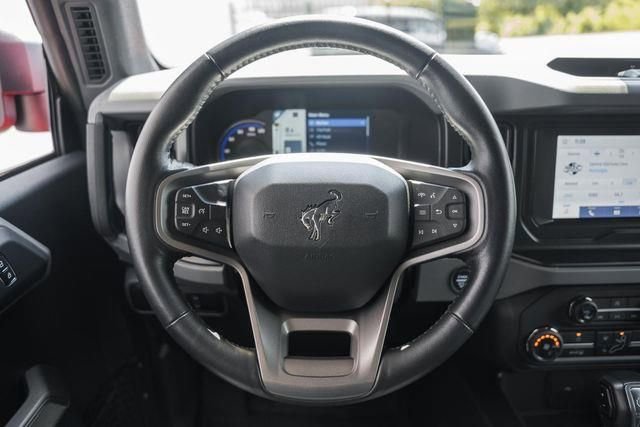 Used 2023 Ford Bronco Black Diamond image 3
