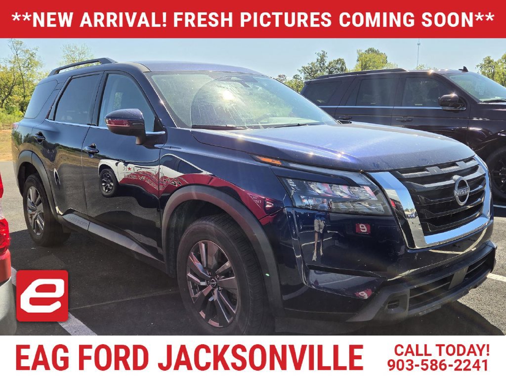 Used 2025 Nissan Pathfinder SV AWD/4WD image 1