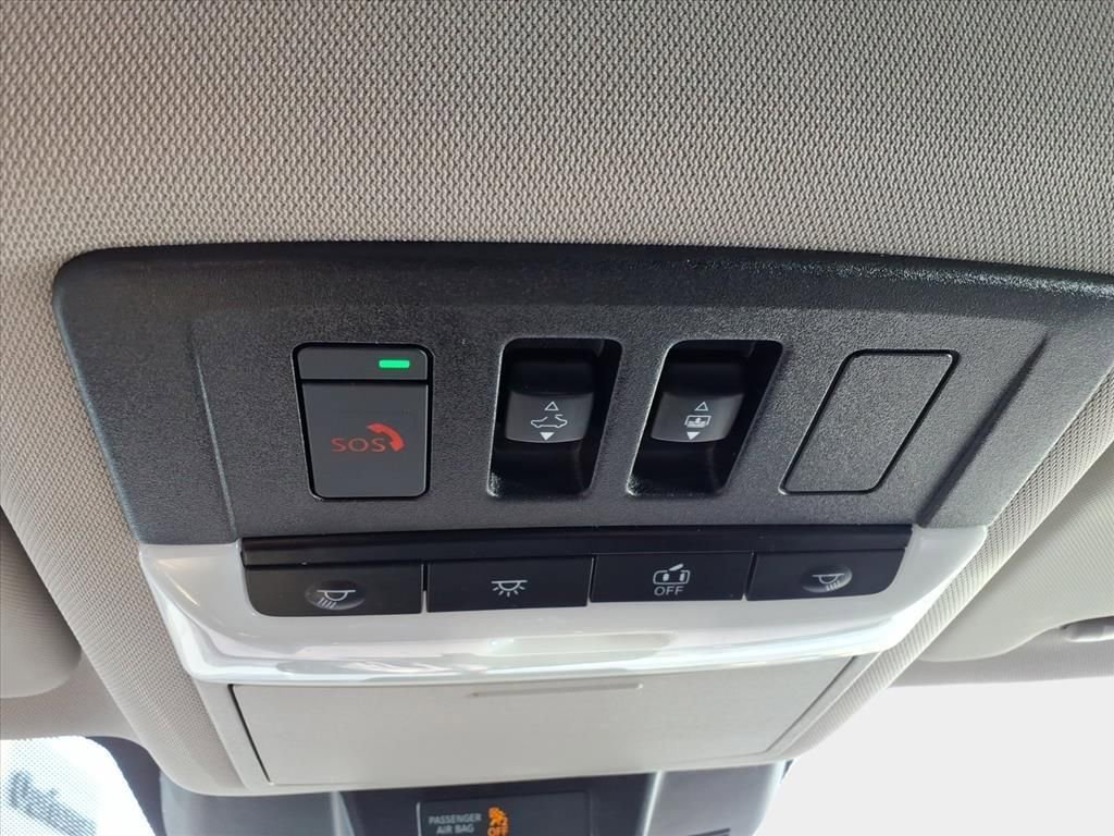 Used 2022 Nissan Rogue SV w/ SV Premium Package image 30