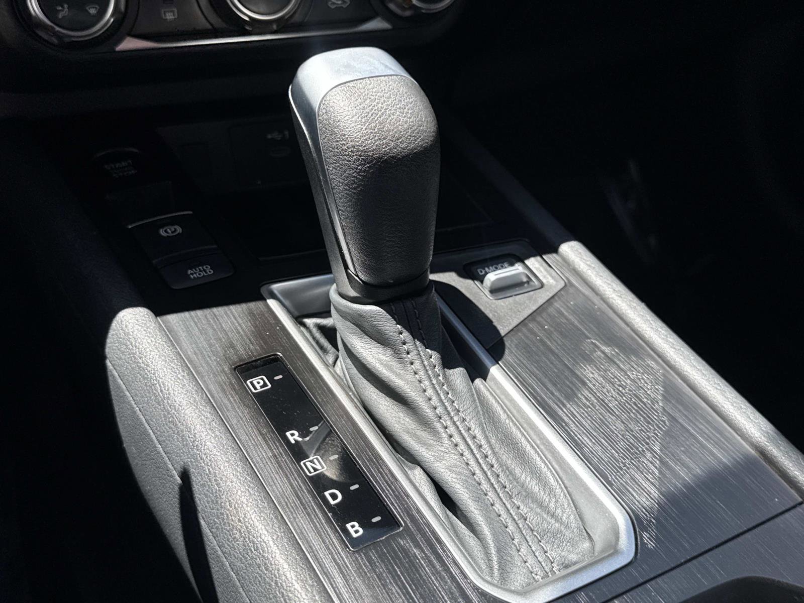 Used 2025 Nissan Kicks SV FWD image 24