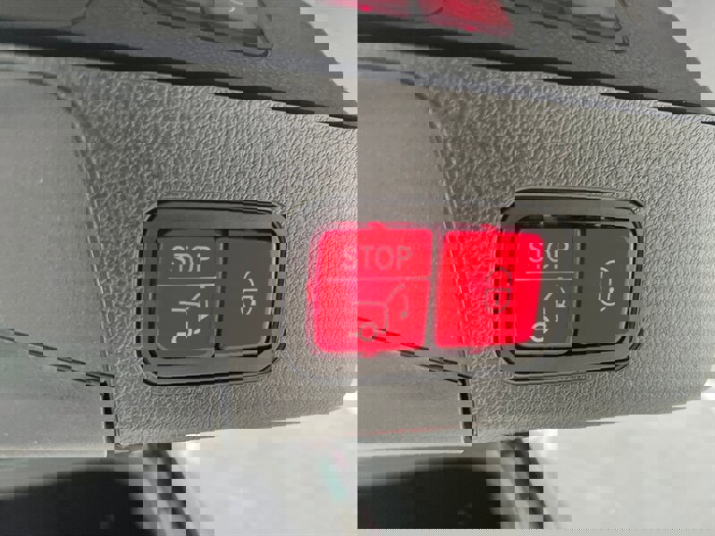 Used 2020 Mercedes-Benz GLB 250 4MATIC w/ AMG Line image 26