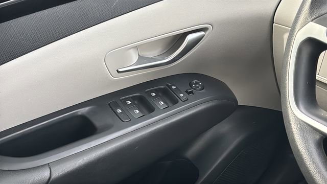 Used 2023 Hyundai Tucson SE image 19