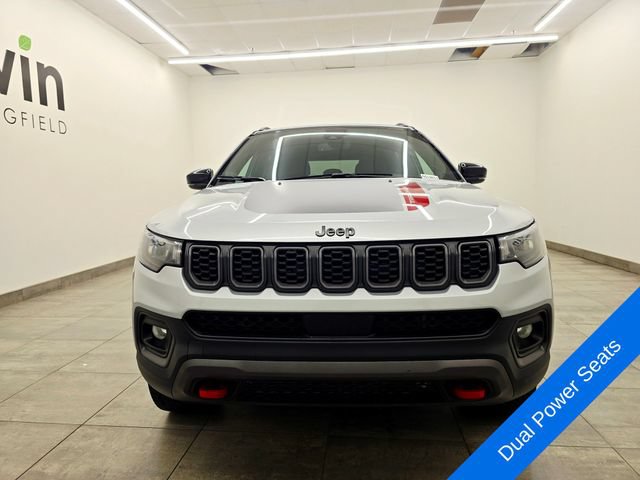 Used 2025 Jeep Compass Trailhawk AWD/4WD image 7