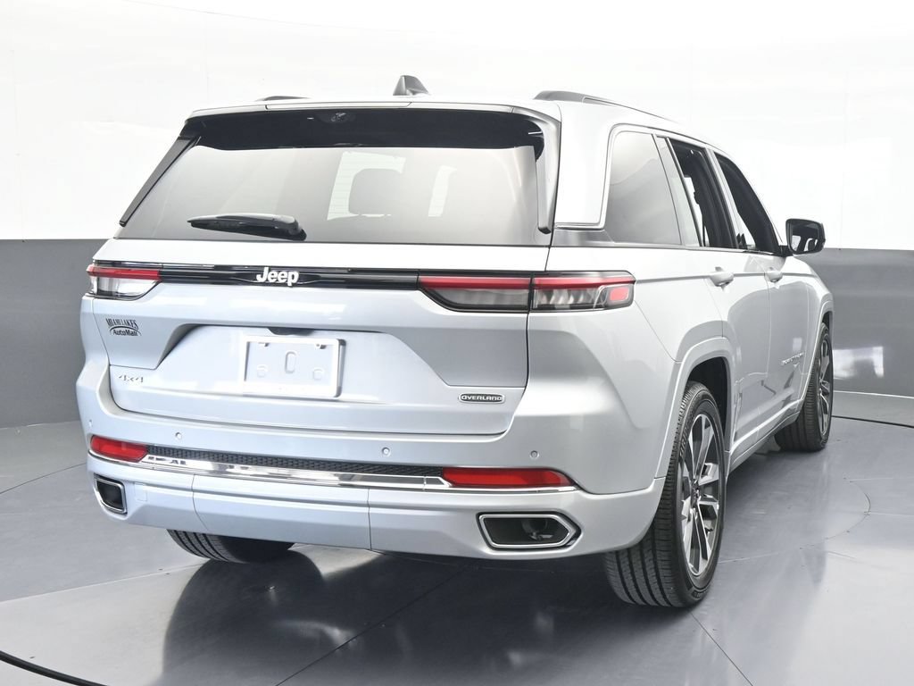 Used 2024 Jeep Grand Cherokee Overland w/ Luxury Tech Group IV AWD/4WD image 5
