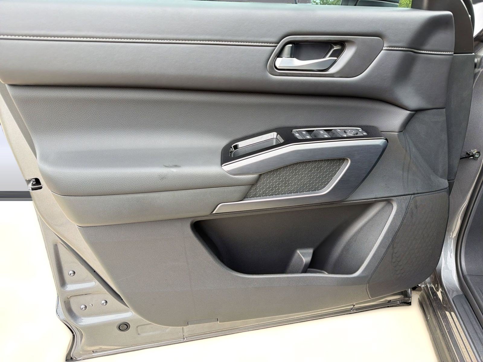 New 2026 Nissan Pathfinder SL FWD image 21