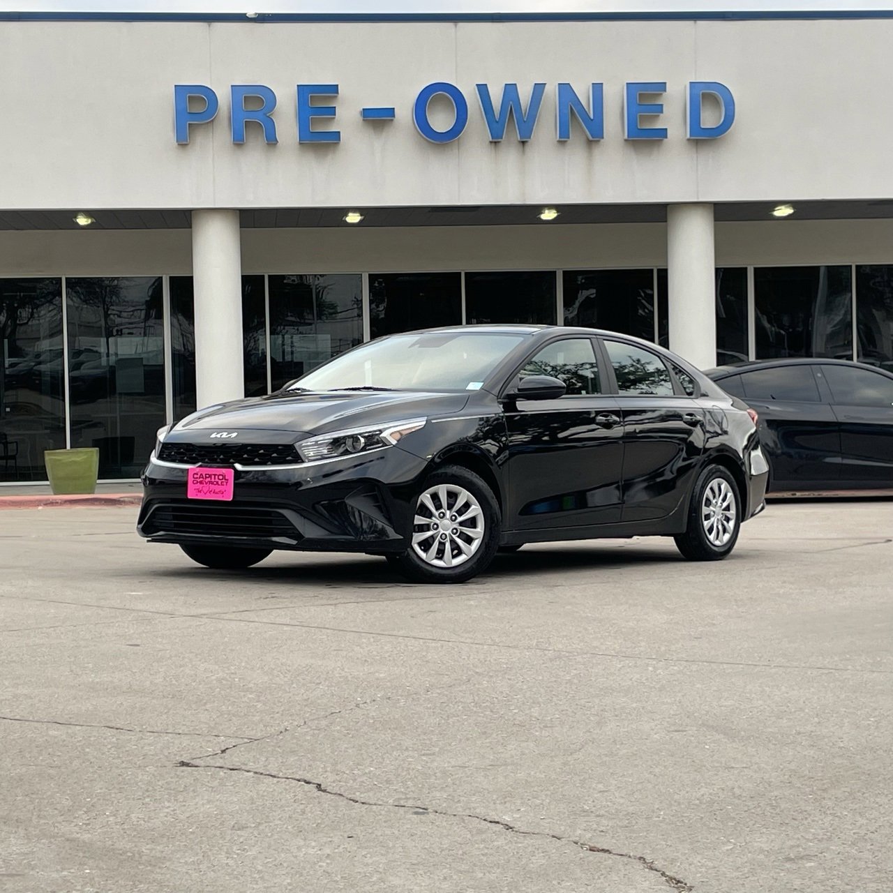 Used 2023 Kia Forte LX image 2