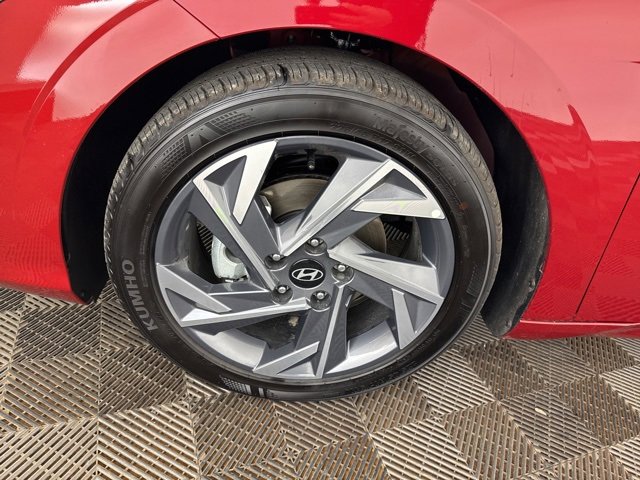 Certified 2025 Hyundai Elantra Sport w/ Cargo Package image 31