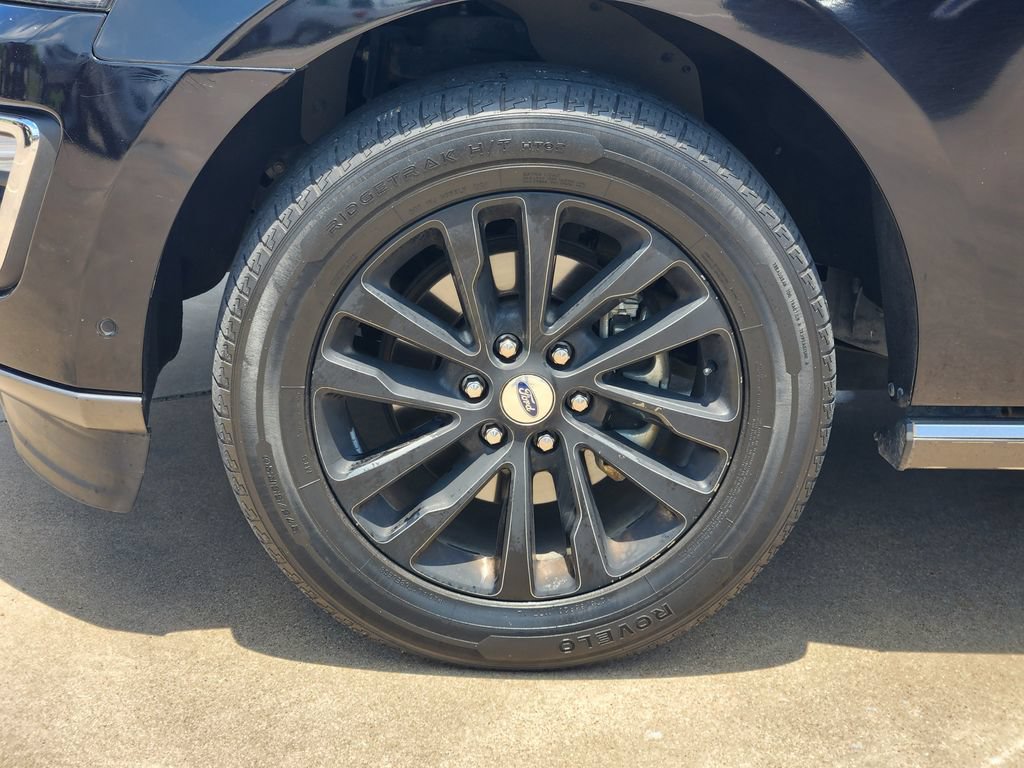 Used 2019 Ford Expedition Limited w/ Equipment Group 301A RWD image 10