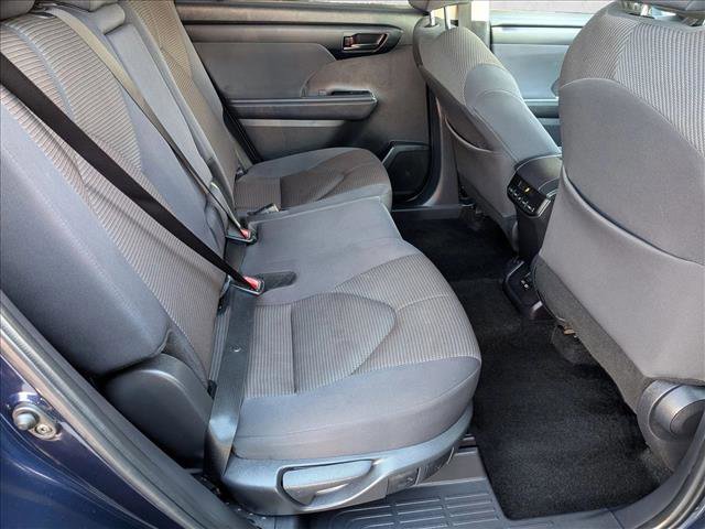 Used 2025 Toyota Highlander LE image 20