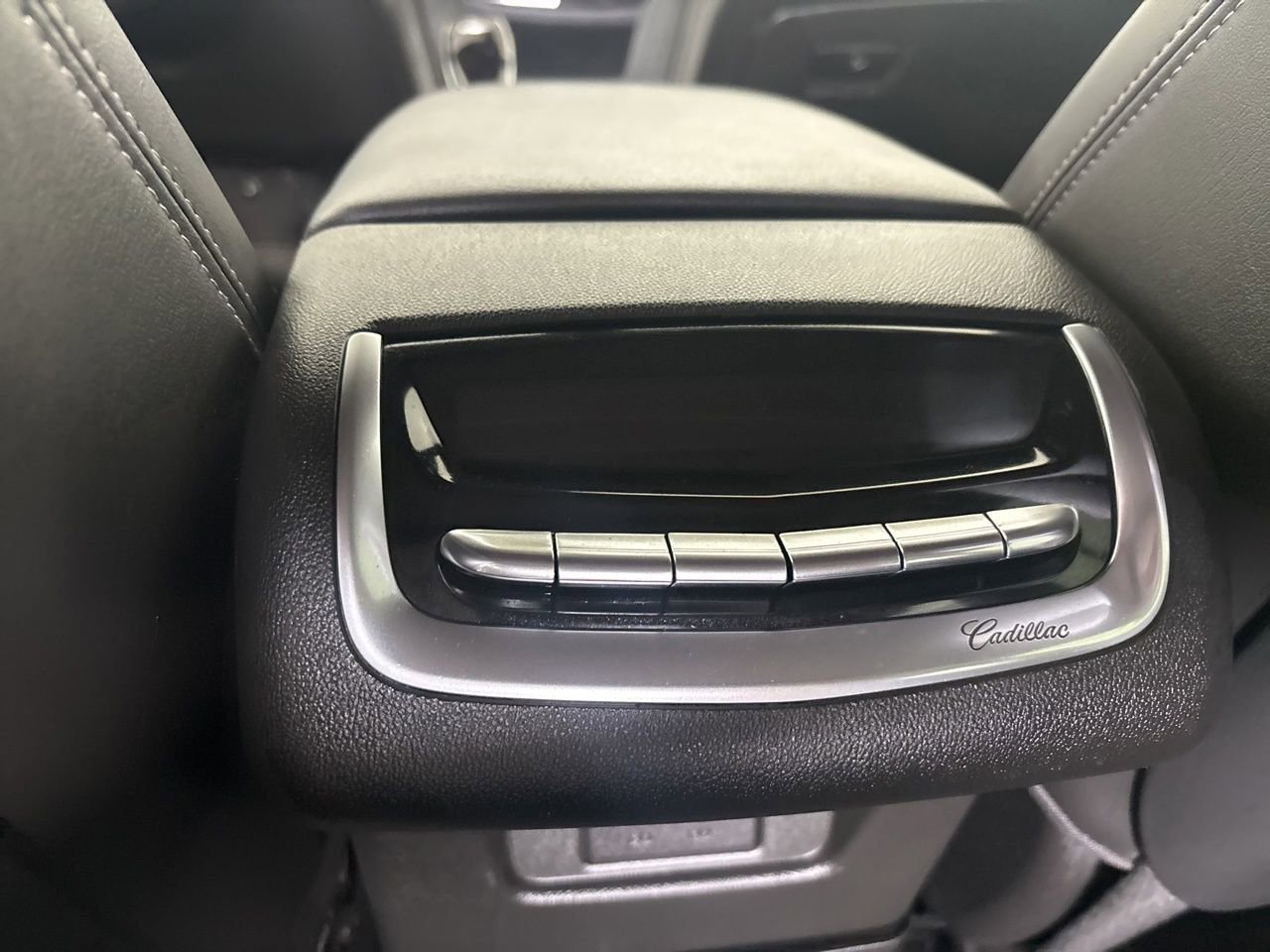 Used 2024 Cadillac XT6 Premium Luxury image 23