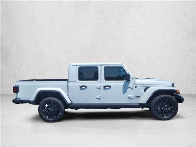 Used 2024 Jeep Gladiator Sport AWD/4WD image 4