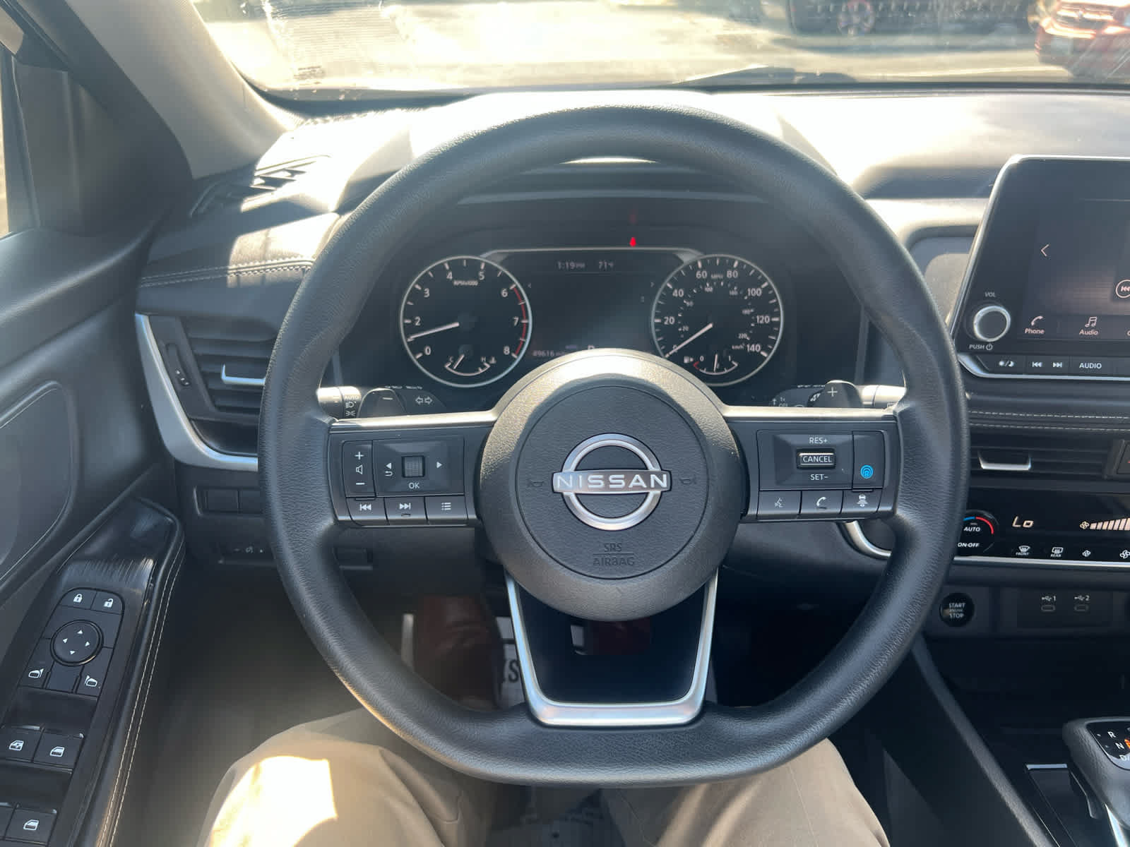 Used 2024 Nissan Rogue SV AWD/4WD image 15