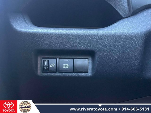 Used 2023 Toyota RAV4 LE AWD/4WD image 20