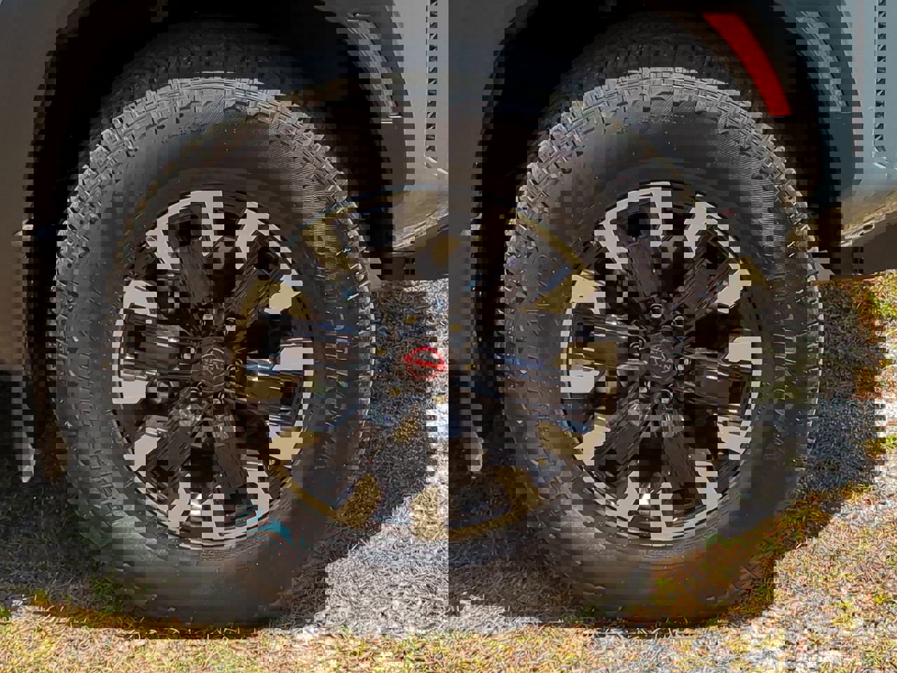 Used 2024 Nissan Frontier PRO-4X w/ Off-Road Protection Package image 11