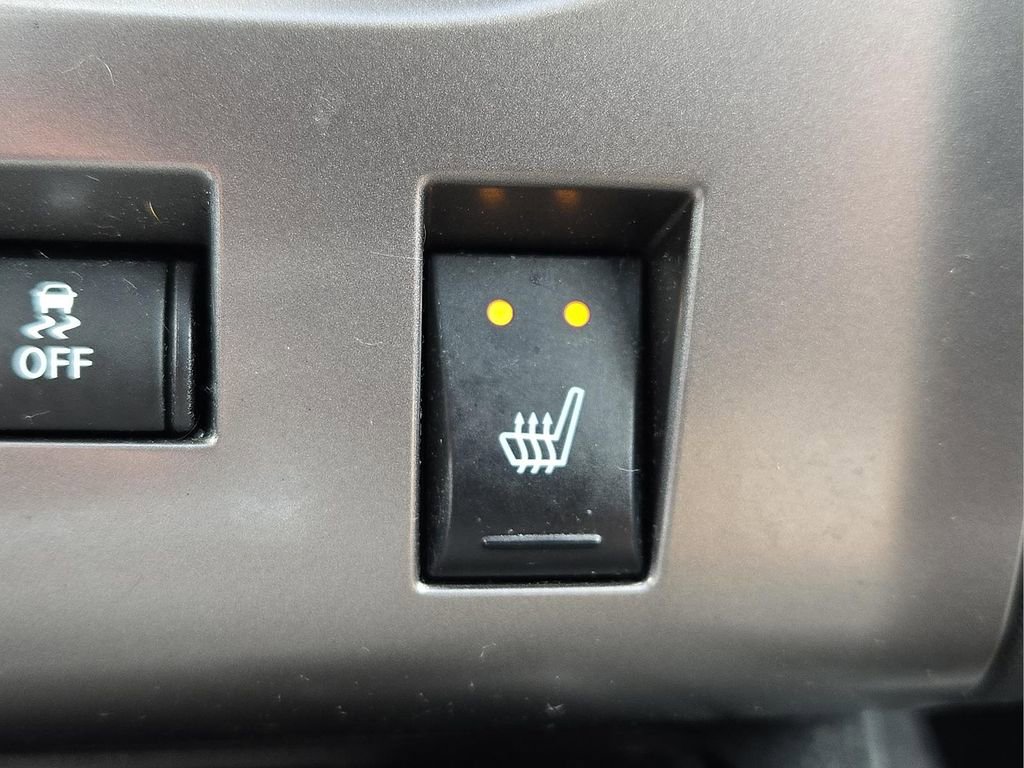 Used 2014 Dodge Challenger R/T RWD image 24