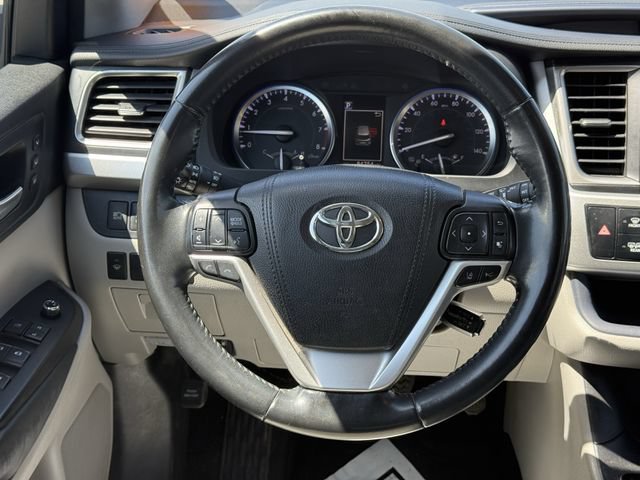 Used 2018 Toyota Highlander Limited FWD image 22