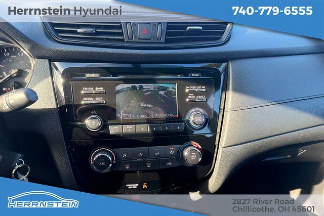 Used 2017 Nissan Rogue S image 17