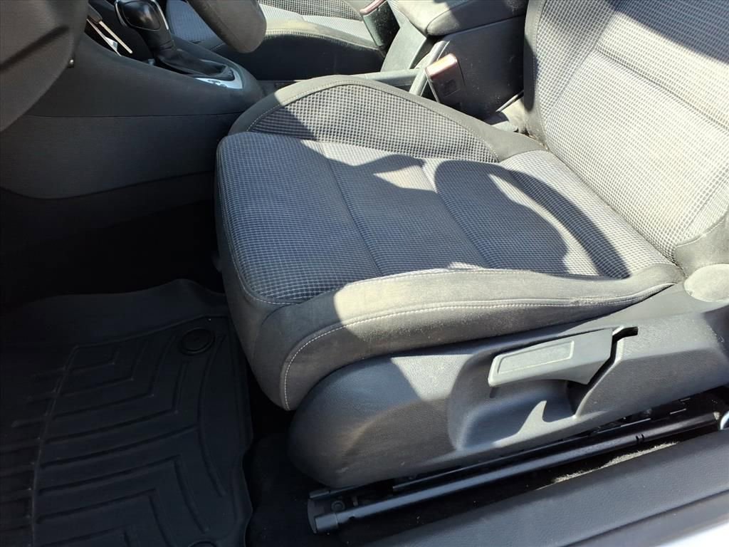 Used 2013 Volkswagen Golf 2-Door image 15