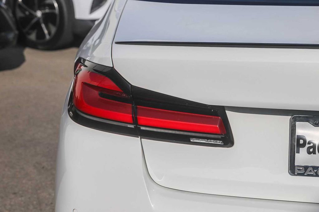 Certified 2023 BMW 530e w/ M Sport Package image 7