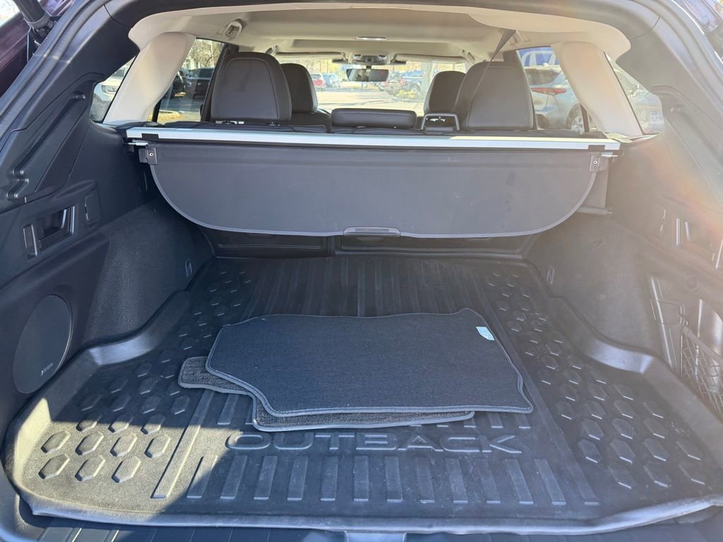 Used 2023 Subaru Outback Limited image 7
