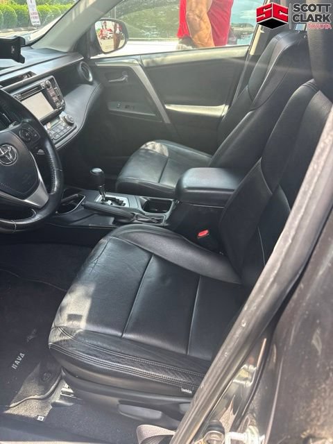 Used 2017 Toyota RAV4 XLE FWD image 16