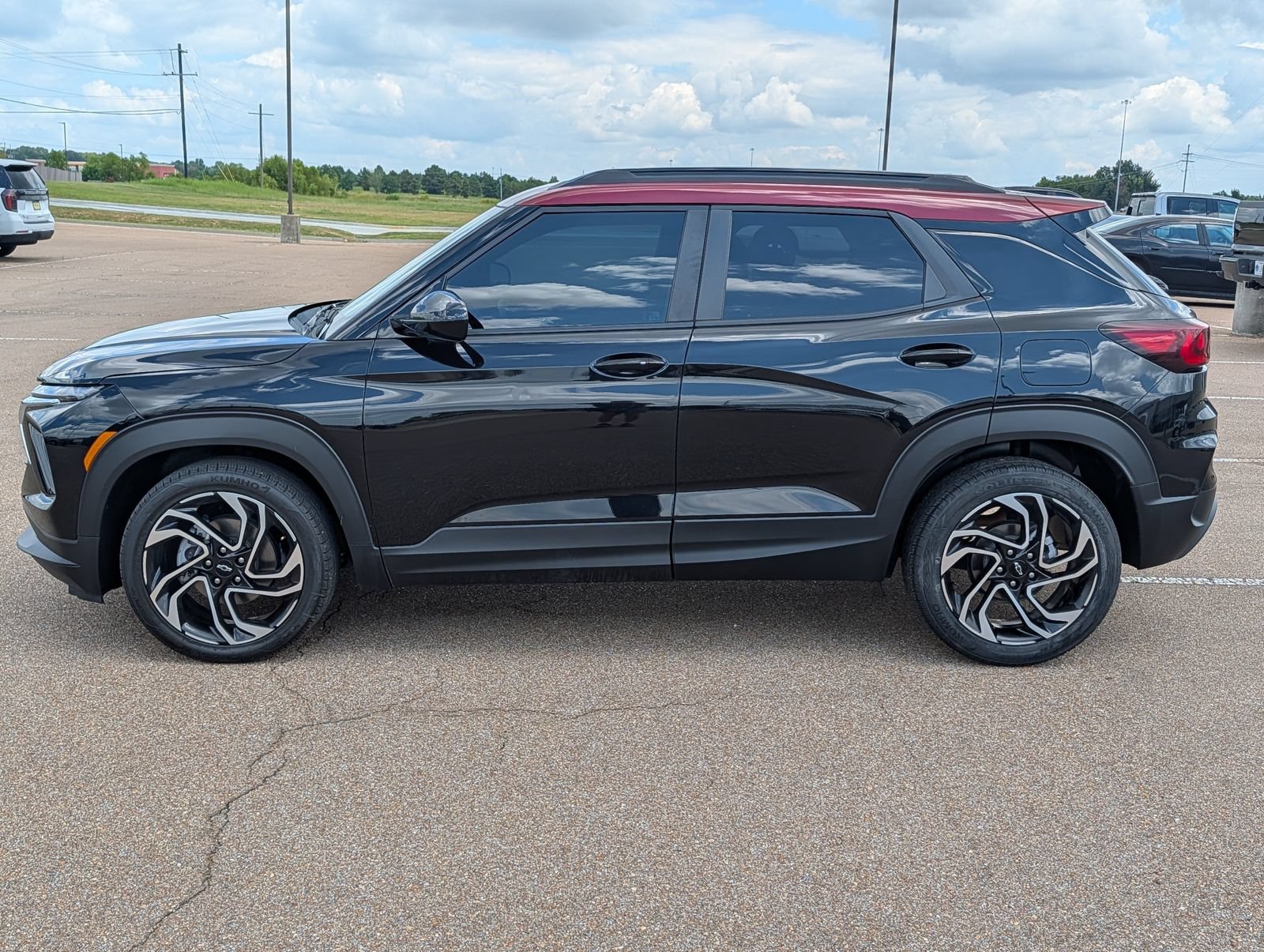 Used 2024 Chevrolet TrailBlazer RS FWD image 2