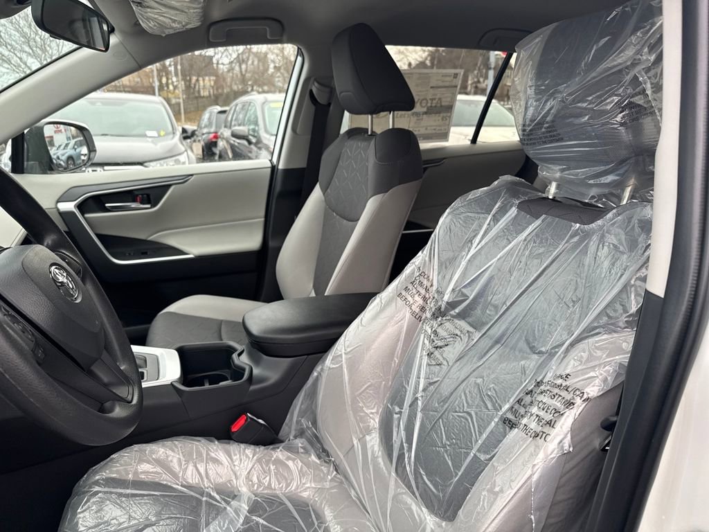 New 2025 Toyota RAV4 XLE image 18