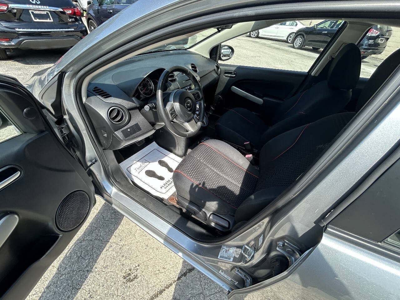 Used 2013 MAZDA MAZDA2 Touring FWD image 6
