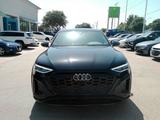 Used 2024 Audi SQ8 e-tron Premium Plus w/ Black Optic Package AWD/4WD image 3