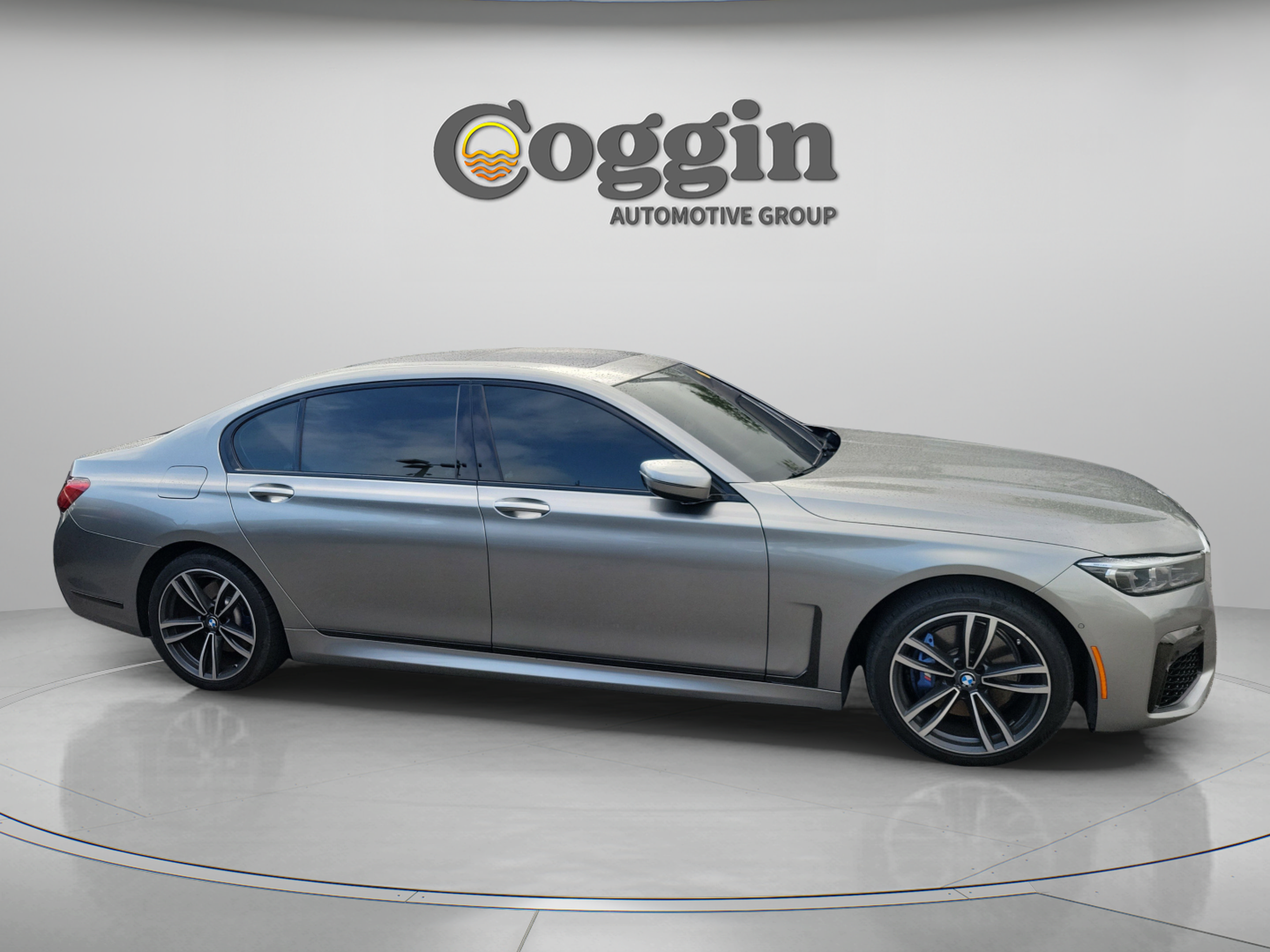 Used 2020 BMW 740i xDrive w/ M Sport Package AWD/4WD image 7