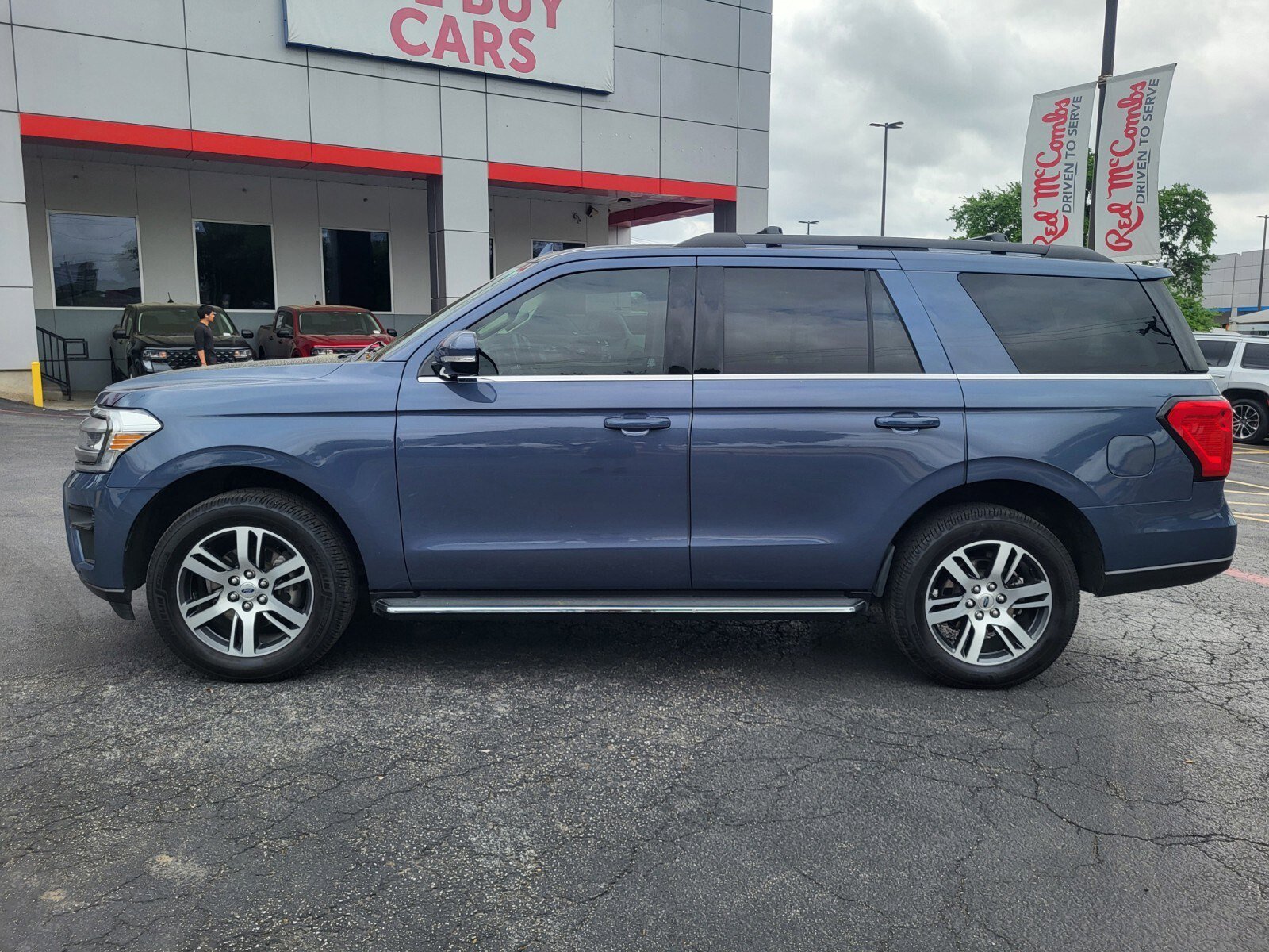 Certified 2023 Ford Expedition XLT image 7