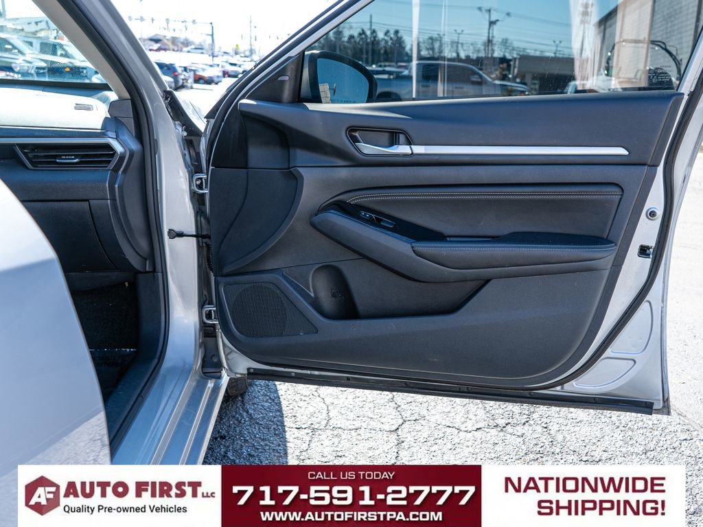 Used 2023 Nissan Altima 2.5 SV w/ SV Premium Package image 15